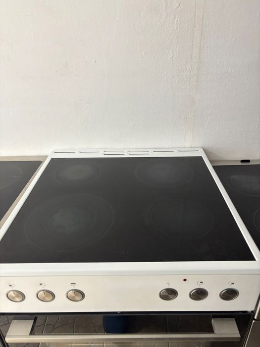 Готварска печка ASKO с керамичен плот