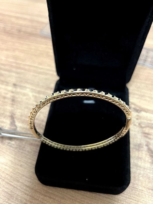 Продавам нова златна твърда гривна