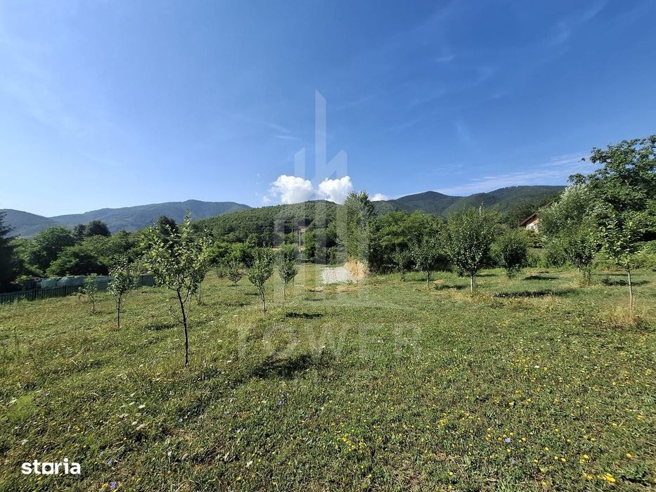 Teren în Tocile cu priveliște către munte