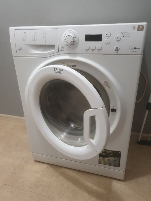 Vând  mașină de spălat ariston  6 Kg