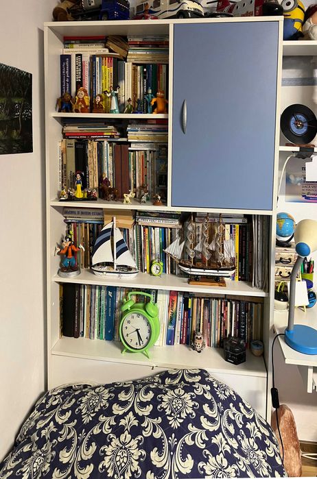 Vând pat cu bibliotecă