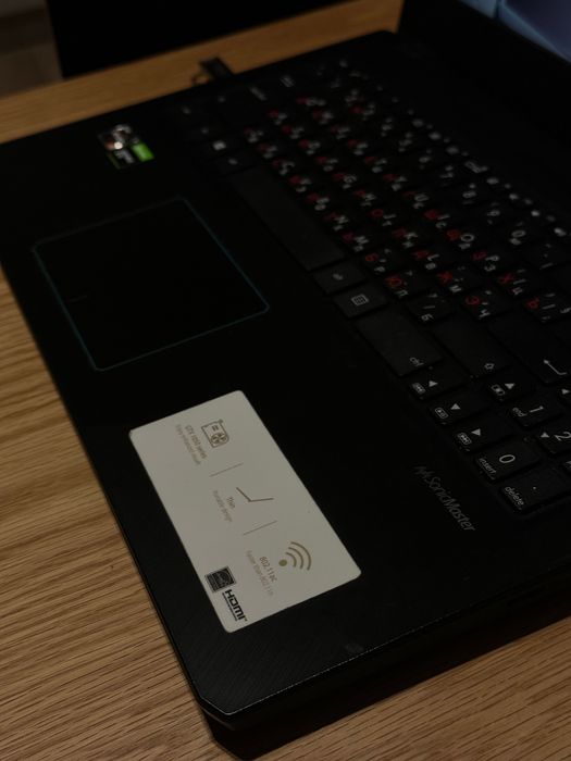 Лаптоп асус Asus M570DD-WB511 перфектен