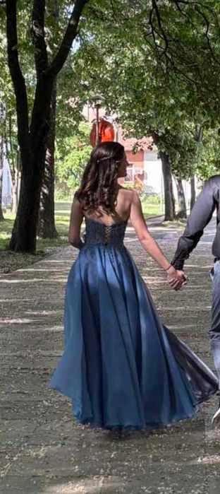 Абитуриентска рокля