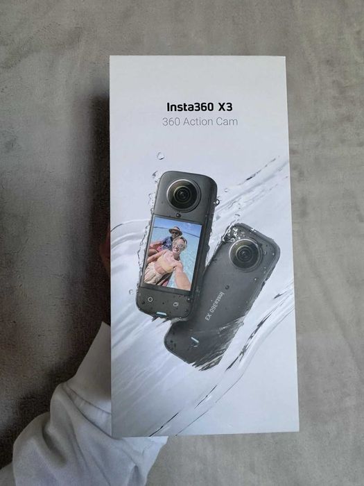 Camera video sport Insta360 X3 5.7K, 360°, Negru + Invisible Selfie Stick