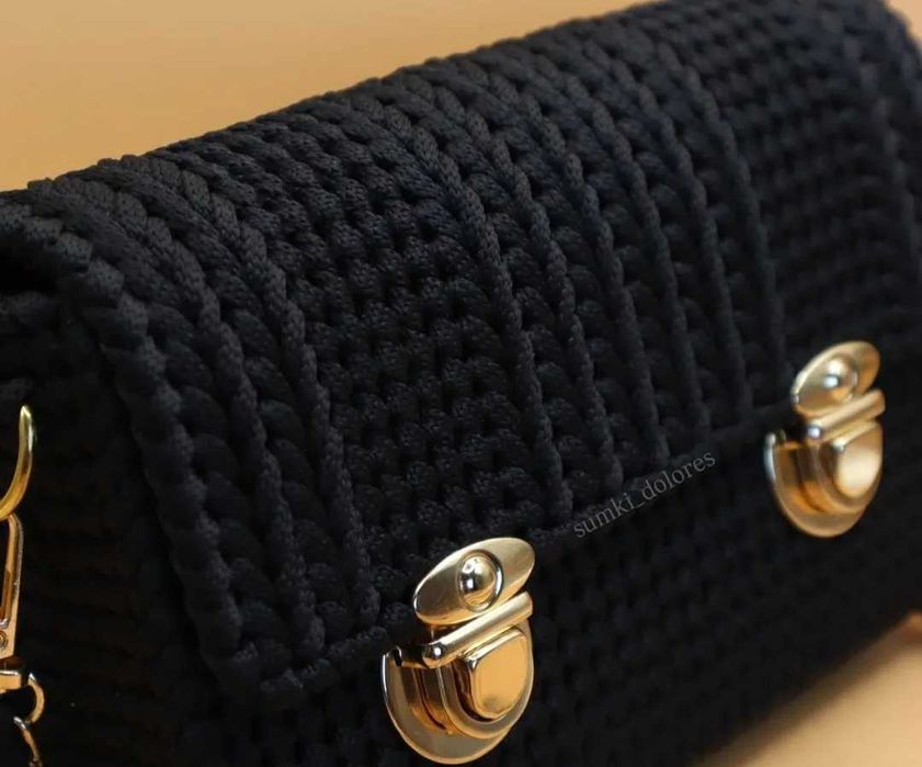 Мини сумочка на цепочке