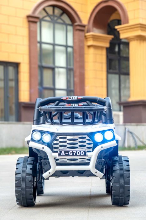 Masinuta electrica Kinderauto BJKQ6700, putere 4x 25W 12V White