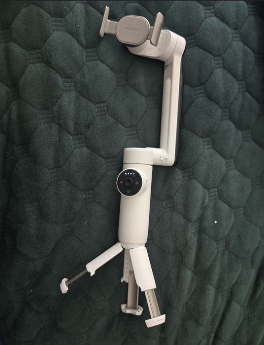 Vând Ghimbal Insta 360 Flow