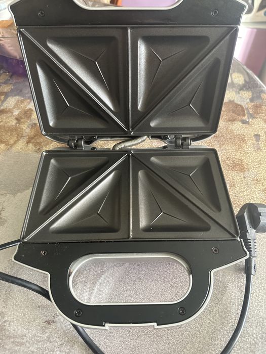 Продам сендвичницу.