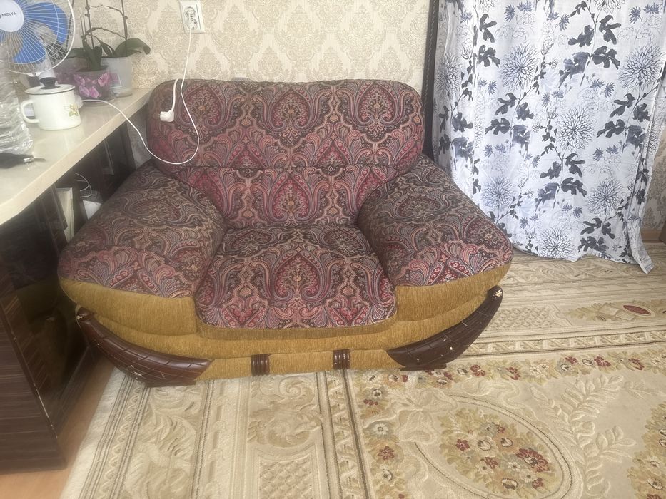 Дивана 2 и кресло