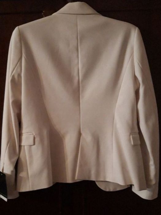 Элегантный женский пиджак
