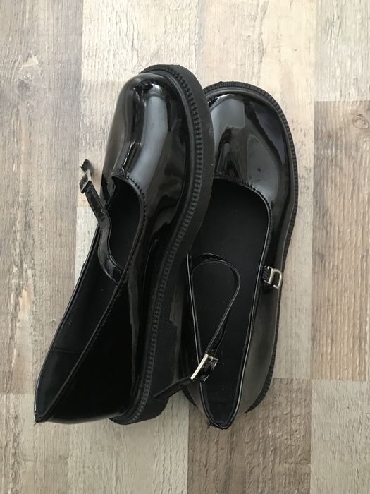 Черни обувки Мери Джейн