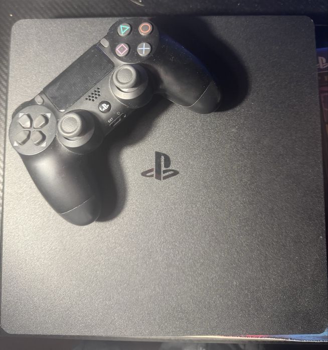 Playstation 4 slim