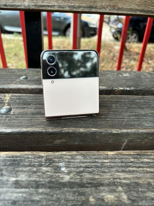 Samsung galaxy z flip 4 , 512 GB