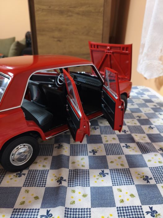 Продавам Жигули мащаб 1:8