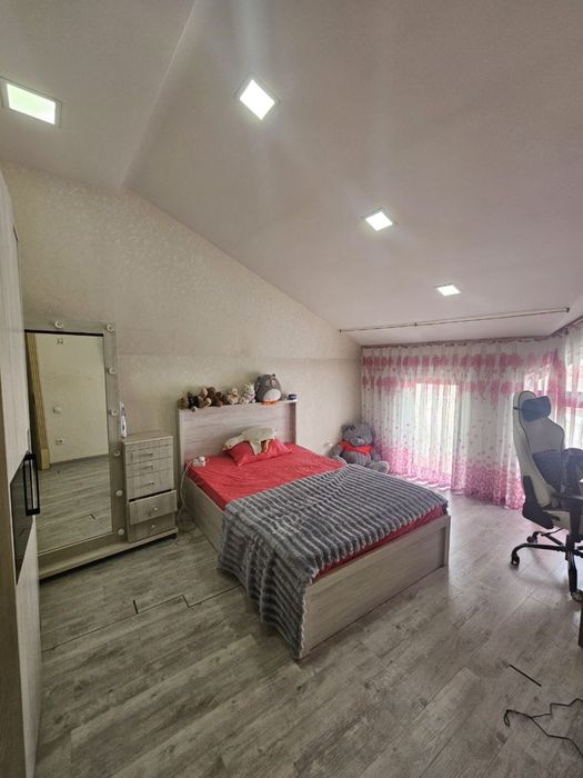 Садётся Евро Дом 5 Комнат М.Горький Буюк Ипак Йули Школа Дипломат