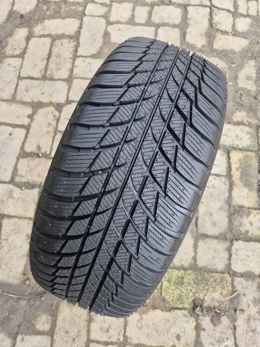 O bucată 225/50 R17 M+S iarnă - una Pirelli Bridgestone