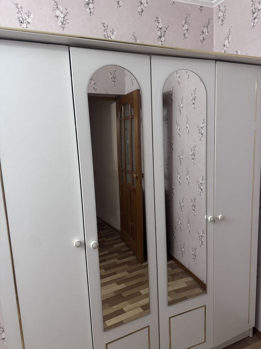 Шкаф для одежды белый