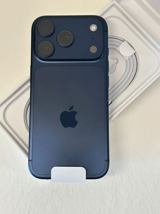 Телефон, Iphone 17pro