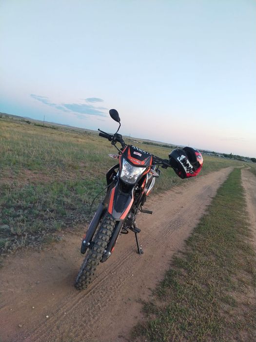 Продается мотоцикл 250 кубов эндуро