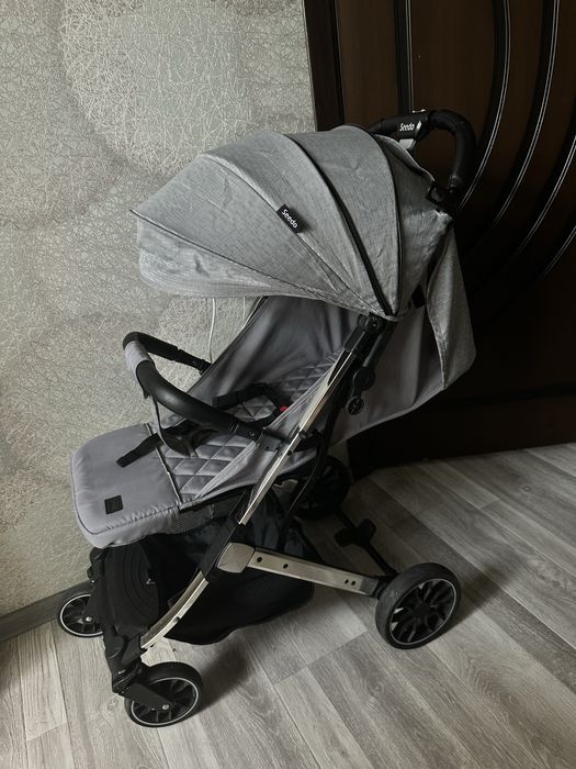 Продам детскую коляску чемодан