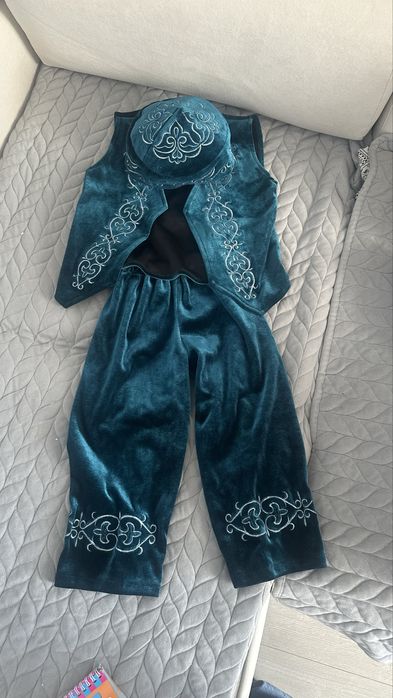 Костюм казахский на мальчика 4-5 лет