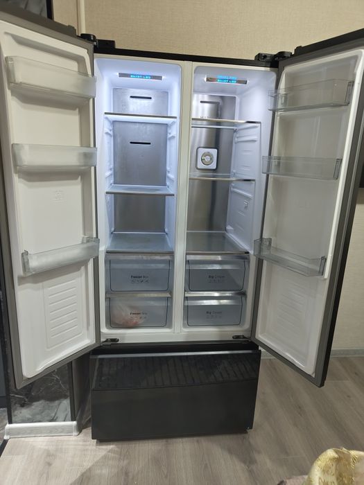 Продается большой холодильник