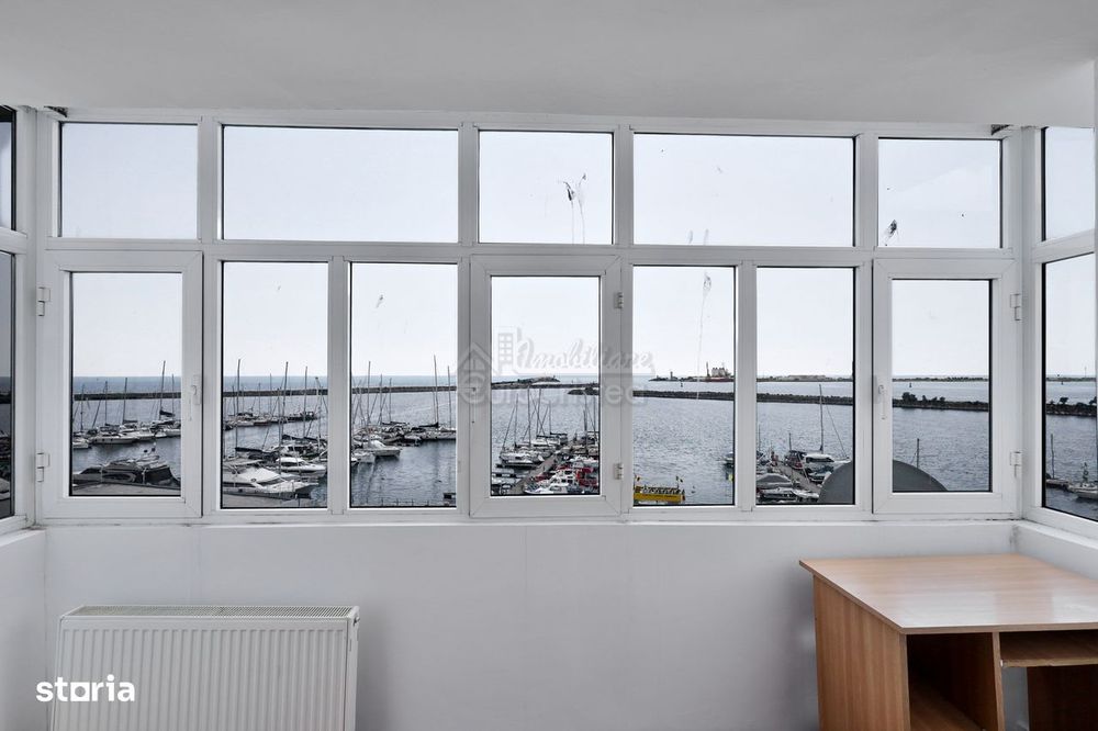 Apartament în Mangalia, Vedere panoramică către Portul Turistic