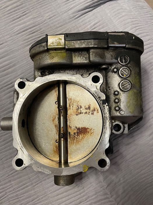 Дроселова клапа за Мерцедес Е550