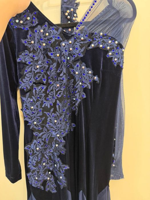 Продам бальное платье в хорошем состоянии