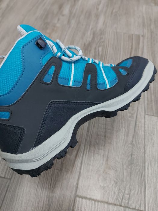 Bocanci de drumeție