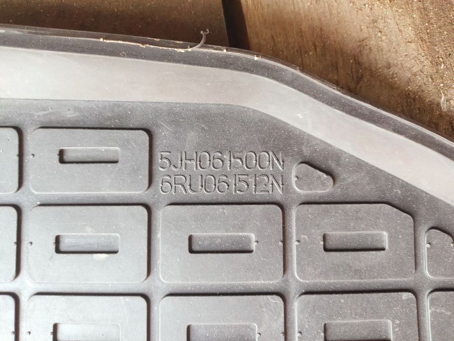 Полики резиновые.