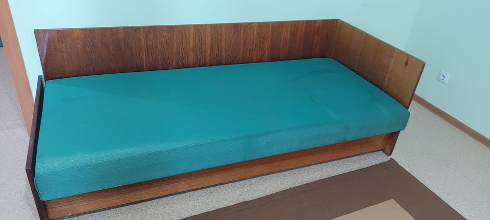 Продам тахту крепкую