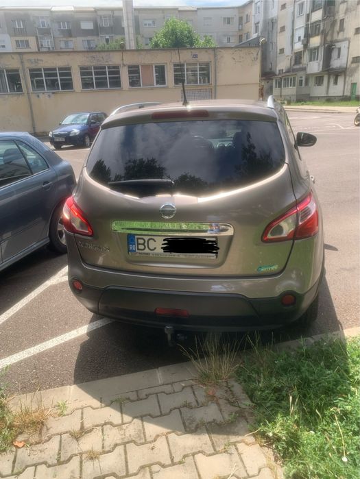 Vand nissan qashqai +2 anul 2011 in stare buna de functionare mai multe detalii si poze la nr 0754843974