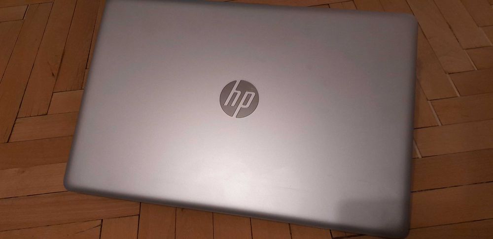 Лаптоп HP, 15", Intel Silver 1.1 Ghz, 1TB HDD, 8GB RAM, 2GB Nvidia