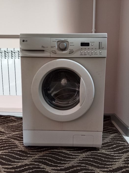 Стиральная машина LG в хорошем состоянии