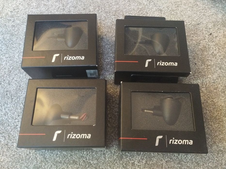 Semnalizari originale Rizoma. Produsul este nou nu a fost utilizat.