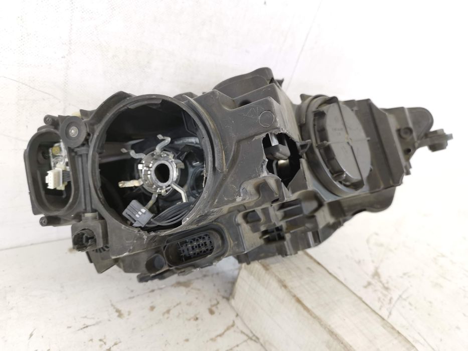 Фар Ляв Лед Ксенон Ауди А3 8В [фейслифт] [ - ] Оригинален Повреден Far