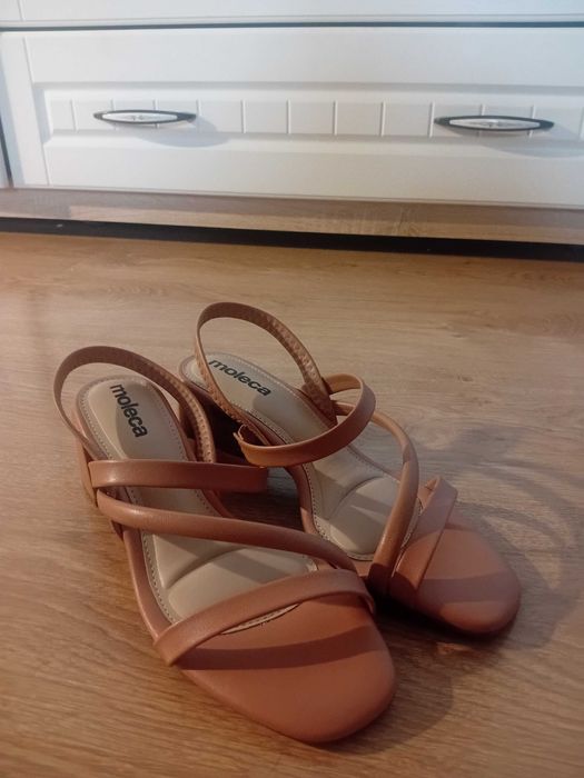 Туфли бежевые 2500