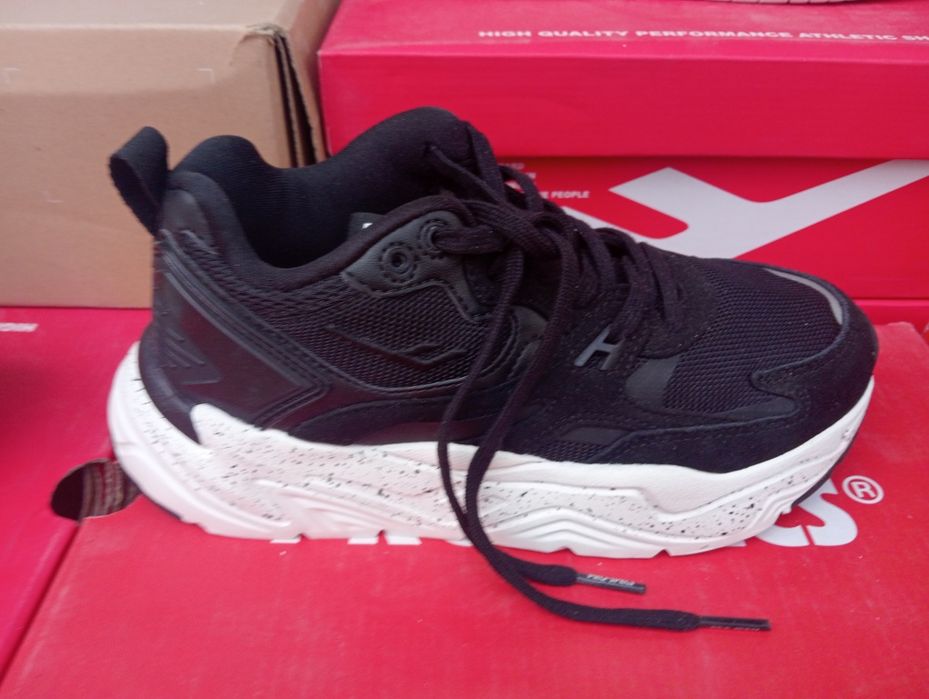 Спортивные кросовки