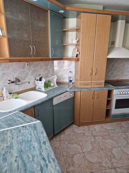 Страхотен мезонет с три спални и камина!