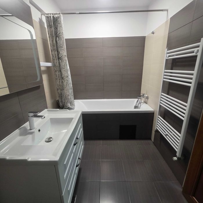 Inchiriez apartament, pret 420 euro