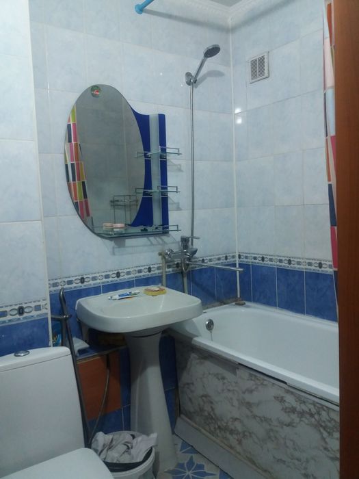 Девушку на подселение