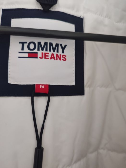 Яке Tommy Jeans   .
