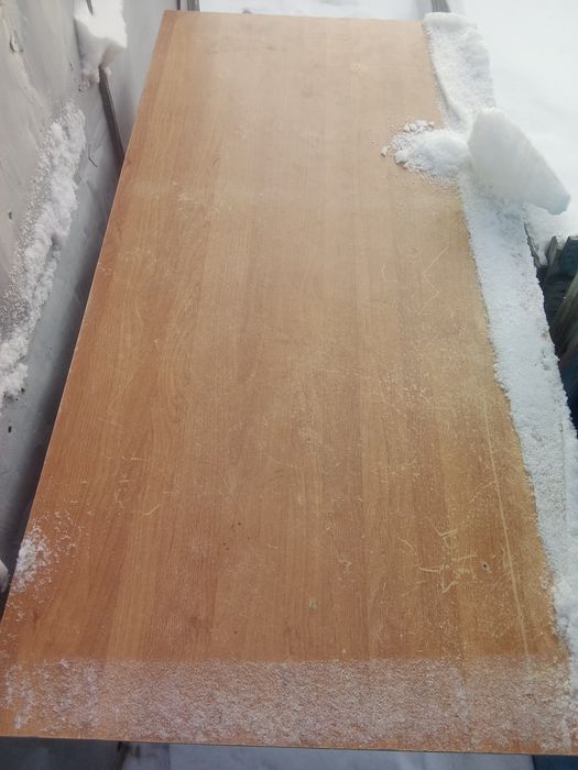 Срочно продам 2 стола