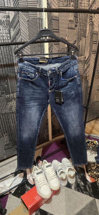 Vând blugi dsquared 2