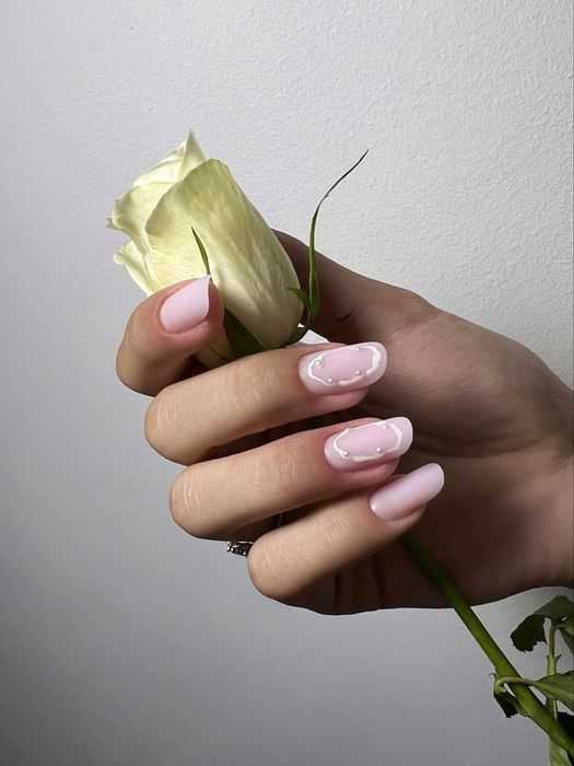 Manichiură/pedichiura profesională – unghii gel & semipermanent