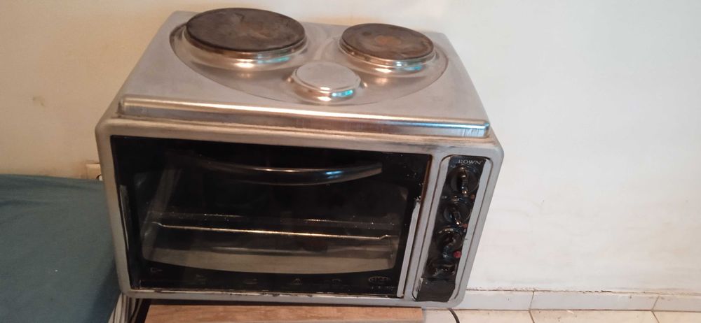 Продавам мини готварска печка кроун работеща