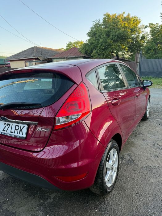 Vand Ford Fiesta 1.2l benzina defect
