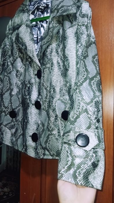 Кожаная модная куртка