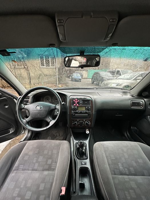 Тоета авенсис 2002 г